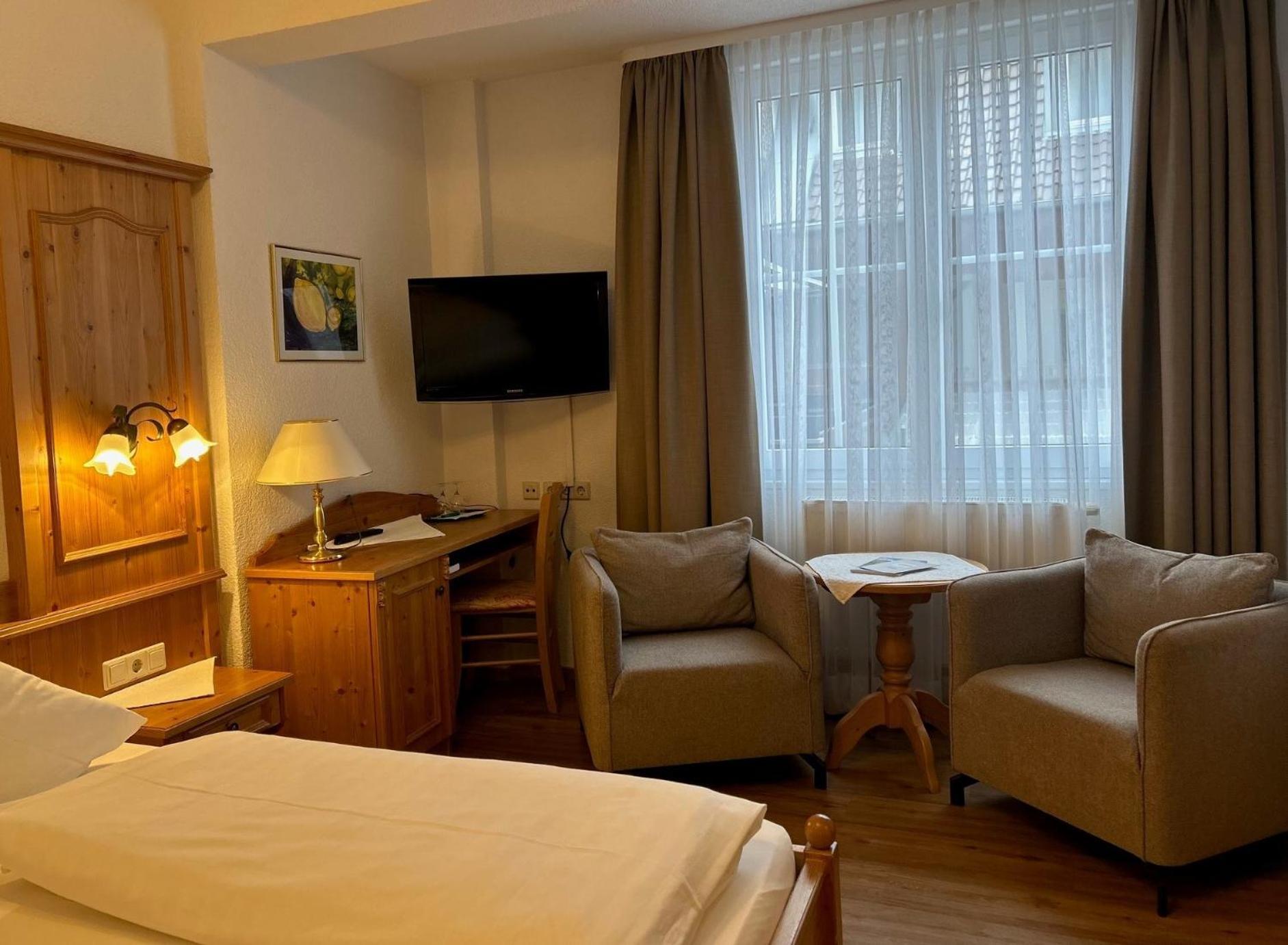 Seehotel Schaepfle ユーバーリンゲン エクステリア 写真