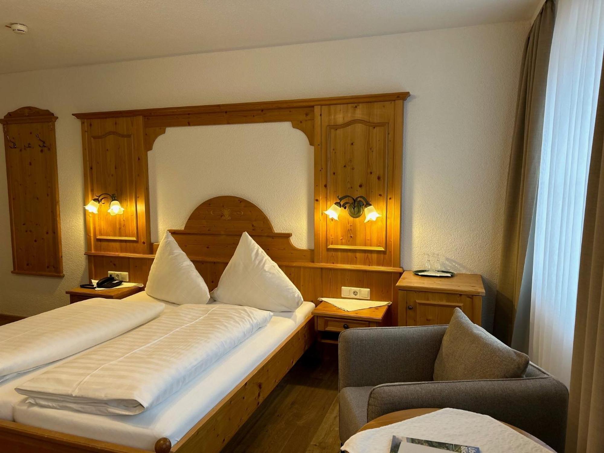 Seehotel Schaepfle ユーバーリンゲン エクステリア 写真