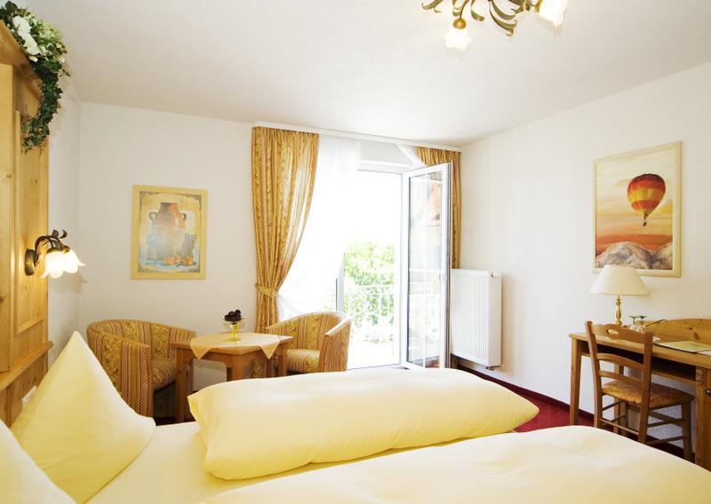 Seehotel Schaepfle ユーバーリンゲン エクステリア 写真